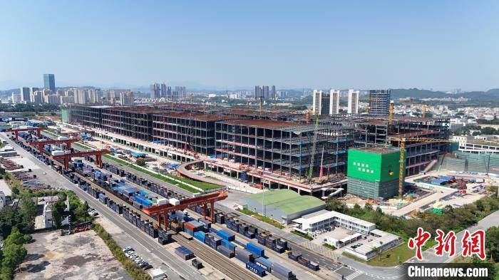 中國首例鐵路蓋上智慧物流園鋼結(jié)構(gòu)主體完工:鋼結(jié)構(gòu)
